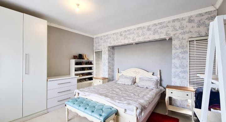 5 Bedroom Property for Sale in Nahoon Valley Park Eastern Cape